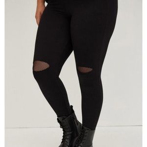 TORRID PREMIUM LEGGING - SLASHED KNEE WITH MESH BACK BLACK
